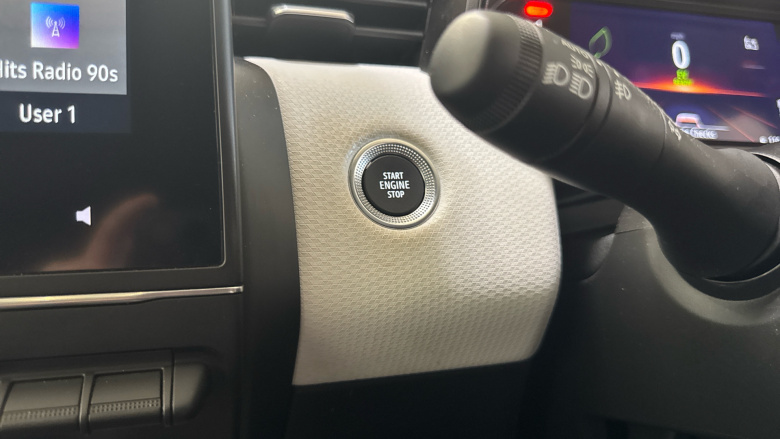 Renault Clio 1.6 E-TECH full hybrid 145 Techno 5dr Auto Hybrid Hatchback